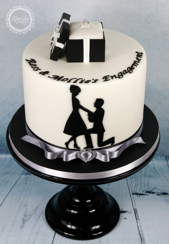 Vanilla Round Engagement/Anniversary Theme Cake, For Anniversaries,  Packaging Type: Box